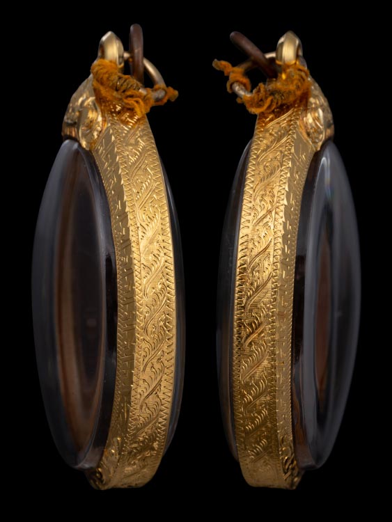 เหรียญหลวงพ่อคูณ เจริญพรบน ปี36 พร้อมเลี่ยมทอง-1