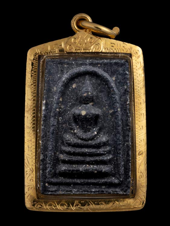 พระสมเด็จพิมพ์คะแนนหลังสีวลี หลวงพ่อกวย เนื้อดำ วัดโฆสิตารามพร้อมเลี่ยมทอง