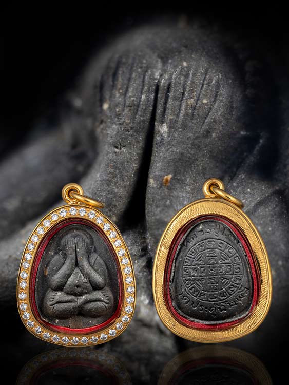 พระปิดตาหลวงปู่โต๊ะ หลังยันต์ดวงเล็ก ปี21 พระสภาพสวยเต็มฟอร์ม พร้อมเลี่ยมทอง-1