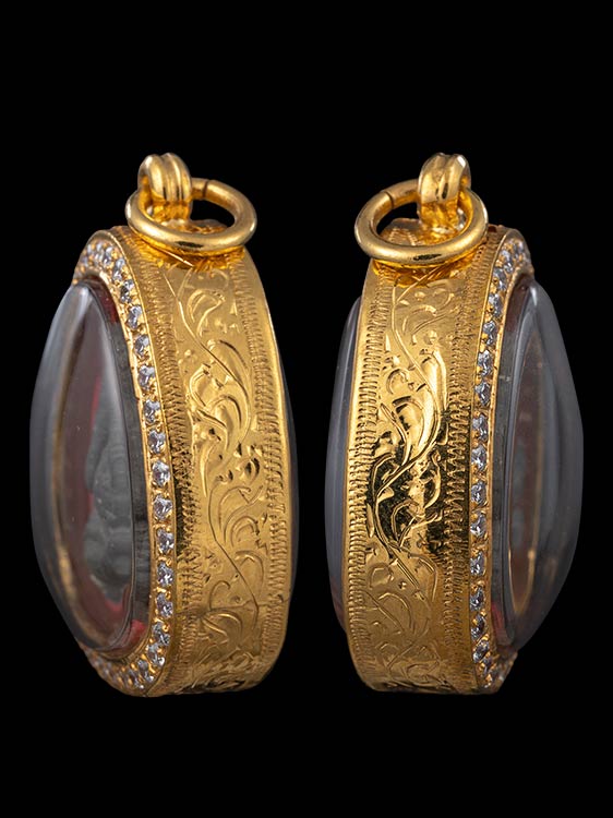 พระปิดตาหลวงปู่โต๊ะ หลังยันต์ดวงเล็ก ปี21 พระสภาพสวยเต็มฟอร์ม พร้อมเลี่ยมทอง-1