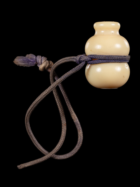 น้ำเต้าหลวงพ่อสด วัดปากน้ำ รุ่นแรก สีงาช้าง นิยม เดิมๆบ้านๆ สวยคมชัด-1