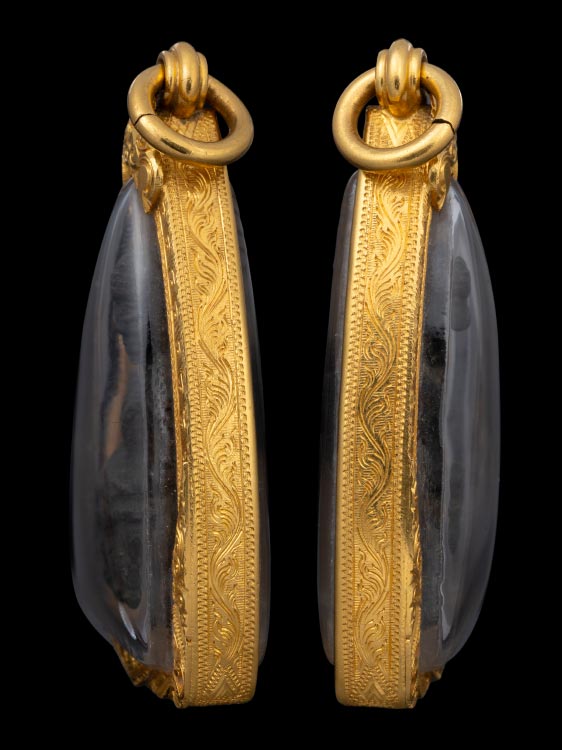 พระเตารีดใหญ่ปั๊มซ้ำหลวงปู่ทวดวัดช้างให้เนื้อสำริดปี05สวยเดิมคลาสสิกฟอร์มสวยพระมรดกเจ้าของเดิมได้มาจากวัดเลี่ยมทองโบราณมาแต่เดิม-1