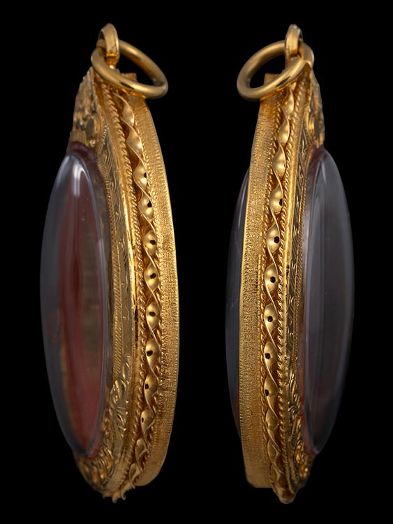 เหรียญหลวงปู่ทวด วัดช้างให้ รุ่น4 ปี2504-2505(อาจารย์ทิม วัดช้างให้)จ.ปัตตานี พร้อมเลี่ยมทอง-1