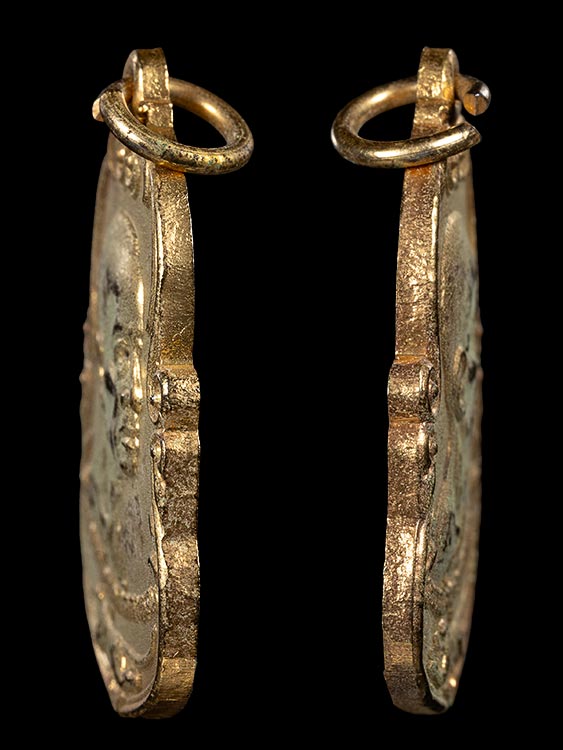 เหรียญหันข้างหลวงพ่อสุด วัดกาหลง เนื้อกะไหล่ทอง-1