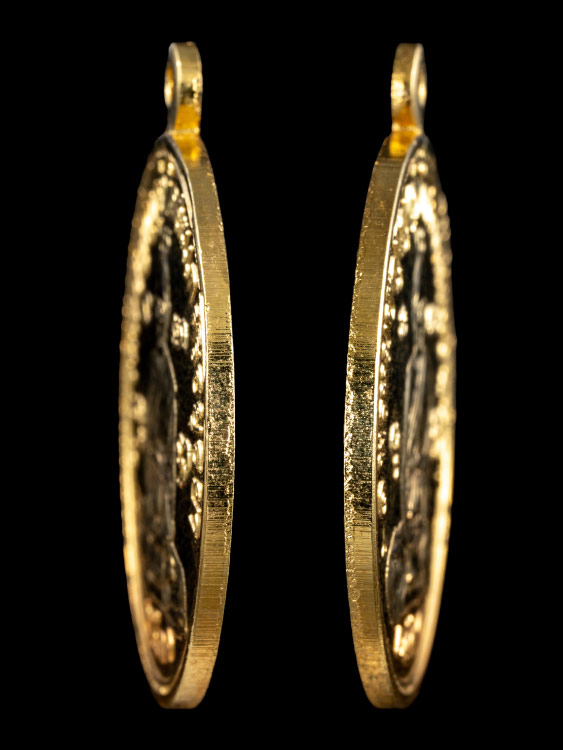 เหรียญหลวงปู่ดู่ วัดสะแก ปี2531 สภาพเจ้าของเดิมทำกะไหล่ทองมาใหม่ครับ-1