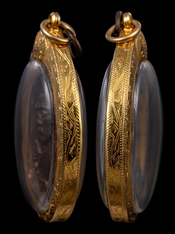 เหรียญหลวงปู่ทิม วัดแม่น้ำคู้ พร้อมเลี่ยมทอง-1