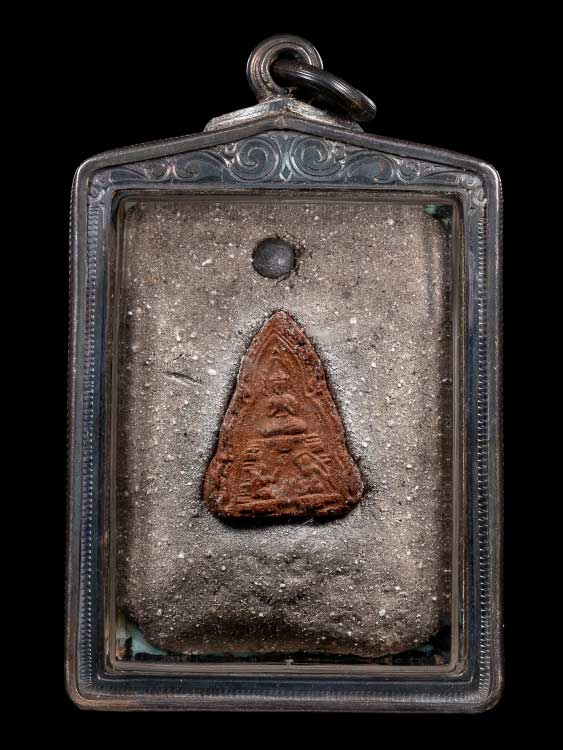 ล็อกเก็ตหลวงพ่อผินะ วัดสนมลาว พิมพ์ใหญ่ พร้อมเลี่ยมเงิน-1