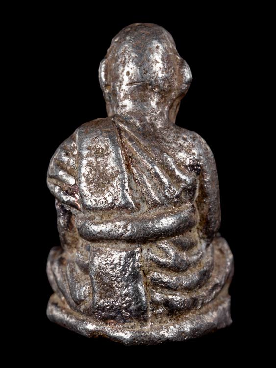 รูปหล่อหลวงพ่อชุ่ม วัดตะกรุดโพรง รุ่นแรก เนื้อเงิน ก้นอุดพุทธคุณ สร้างน้อย หายาก ท่านเป็นลูกศิษย์หลวงปู่สุข วัดโพธิ์ทรายทอง-1