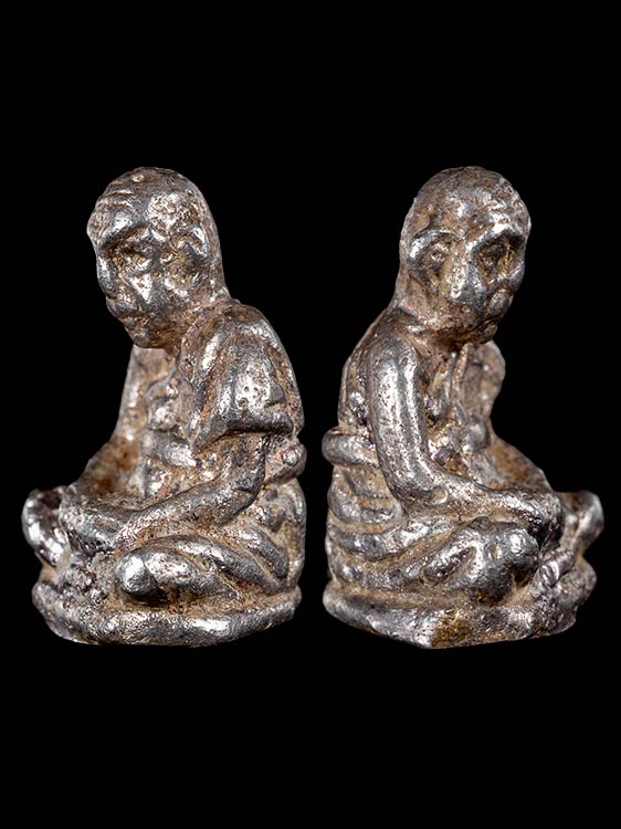 รูปหล่อหลวงพ่อชุ่ม วัดตะกรุดโพรง รุ่นแรก เนื้อเงิน ก้นอุดพุทธคุณ สร้างน้อย หายาก ท่านเป็นลูกศิษย์หลวงปู่สุข วัดโพธิ์ทรายทอง-1