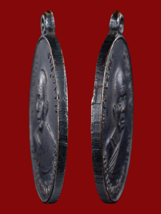 เหรียญหลวงพ่อแดง วัดเขาบันไดอิฐ รุ่น3 ปี17-1