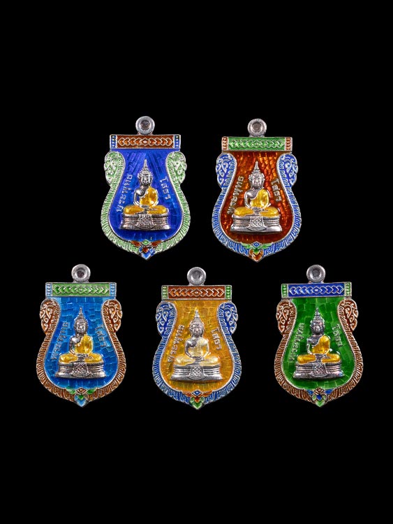 พระชุดหลวงพ่อโสธร เนื้อเงินลงยา พิมพ์เสมา ปี57 ครบชุด สวยเดิมพร้อมกล่องเดิม เหมาะสำหรับแก่การให้เป็นของขวัญครับ-1