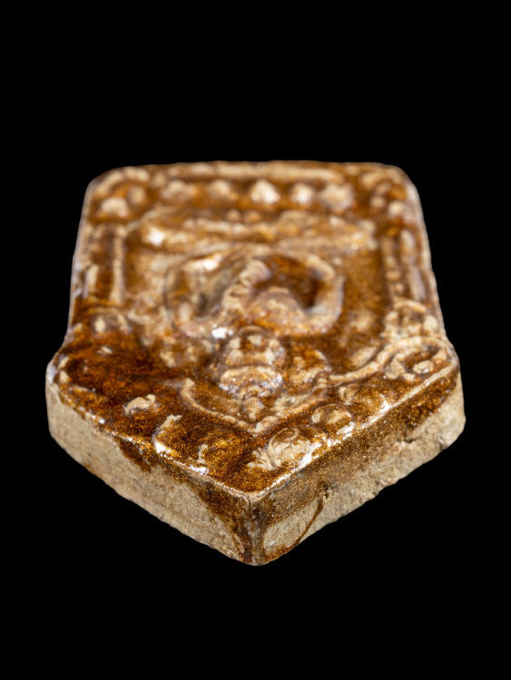 พระขุนแผนหลวงปู่ทิม วัดละหารไร่ บล็อกแรก พิมพ์ใหญ่ บรอนด์หน้าเดียว พร้อมตลับทองสั่งทำอย่างดีหนัก22.68g. องค์นี้สวยเดิมจากวัด ฟอร์มแชมป์มากๆครับ-1