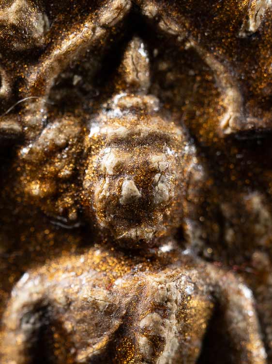 พระขุนแผนหลวงปู่ทิม วัดละหารไร่ บล็อกแรก พิมพ์ใหญ่ บรอนด์หน้าเดียว พร้อมตลับทองสั่งทำอย่างดีหนัก22.68g. องค์นี้สวยเดิมจากวัด ฟอร์มแชมป์มากๆครับ-1