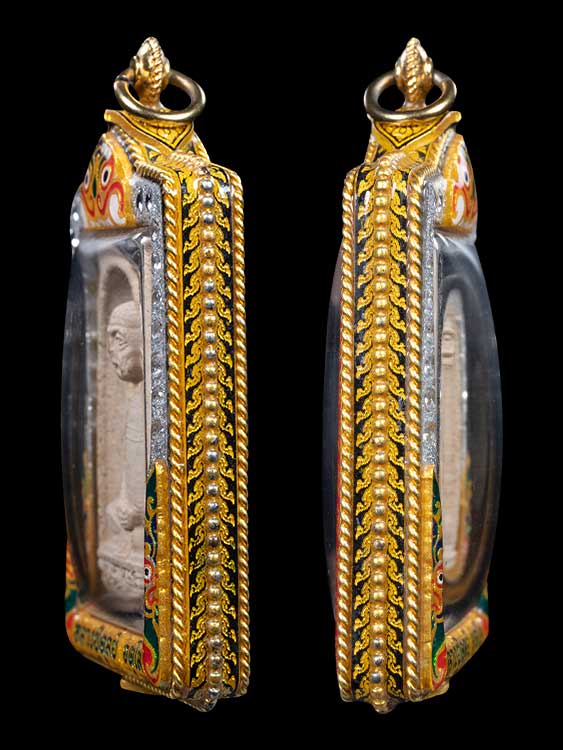 พระเนื้อผงรูปเหมือน หลวงปู่ดุลย์ู วัดศรีบูรพาราม-1