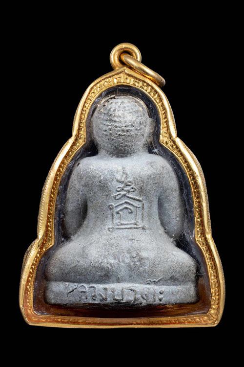 พระปิดตาปู่โต๊ะ วัดประดู่ฉิมพลี พิมพ์ตุ๊กตาใหญ่ เนื้อผงใบลาน เลี่ยมทองอย่างดี-1