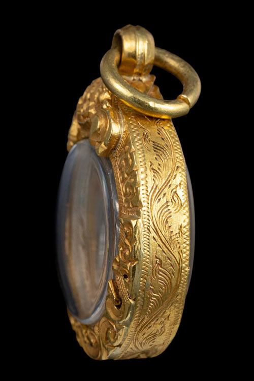 เหรียญเม็ดแตงหลวงปู่ทวด วัดช้างให้ ปี2508 พร้อมเลี่ยมทองอย่างดี-1