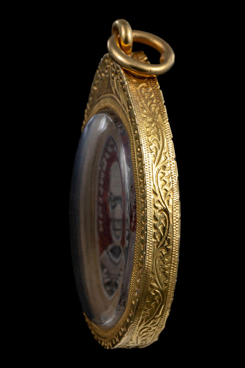 เหรียญพ่อแช่ม วัดฉลอง เนื้อเงินลงยาสี ปี2497 หายากเลี่ยมทองโบราณมาจากเจ้าของเดิม-1