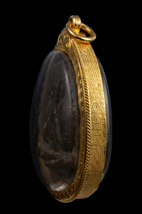 พระปิดตาปู่โต๊ะพิมพ์จัมโบ้กนกข้างหลังยันต์ดวงเนื้อผงใบลานปี21ฝั่งตะกรุดทองหายาก-1