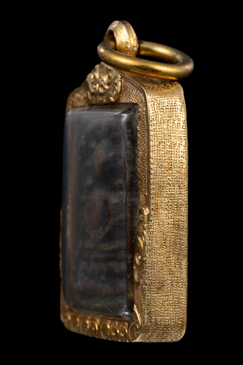 พระหล่อระฆังหลังฆ้อนยุคต้น ดูง่าย เต็มฟอร์ม พร้อมเลี่ยมทอง-1