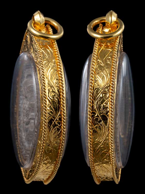 พระผงดวงเศรษฐีลป.หมุนหลังยันต์แดงกรรมการปี43สวยแชมป์โซนนิยมเลี่ยมทองอย่างดี-1