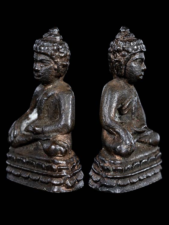 พระชัยวัฒน์ชนิบัญชรรุ่นแรกลป.ทิมวัดละหารไร่เนื้อนวะโลหะพร้อมกล่องเดิมสภาพสวย-1