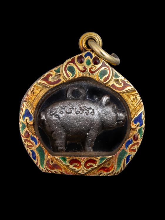 หมูหลวงพ่อสาคร วัดหนองกรับ รุ่นแรก เนื้อเงิน ปี2530 พร้อมเลี่ยมทองลงยาสี