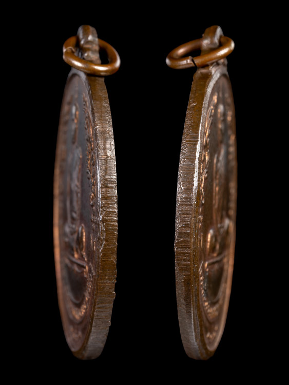 เหรียญหลวงปู่โต๊ะ วัดประดู่ฉิมพลี พิมพ์พัดยศ(รูปไข่) เนื้อนวะโลหะ ปี18 สภาพสวยเดิม-1