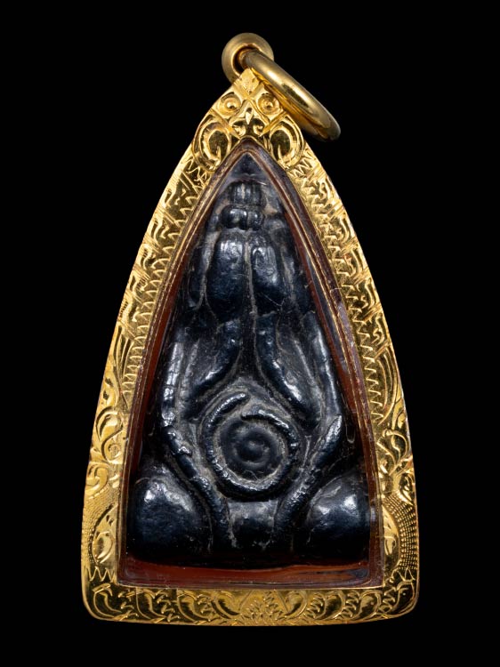 พระปิดตาหัวจรวดหลวงพ่ออี๋ วัดสัตหีบ เนื้อเมฆพัด พร้อมเลี่ยมทอง