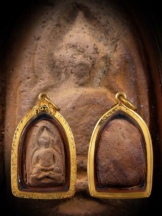 พระพุทธหลวงพ่อบุญ วัดกลางบางแก้ว พิมพ์ซุ้มแหลมเล็ก ปี2456 พร้อมเลี่ยมทอง-1